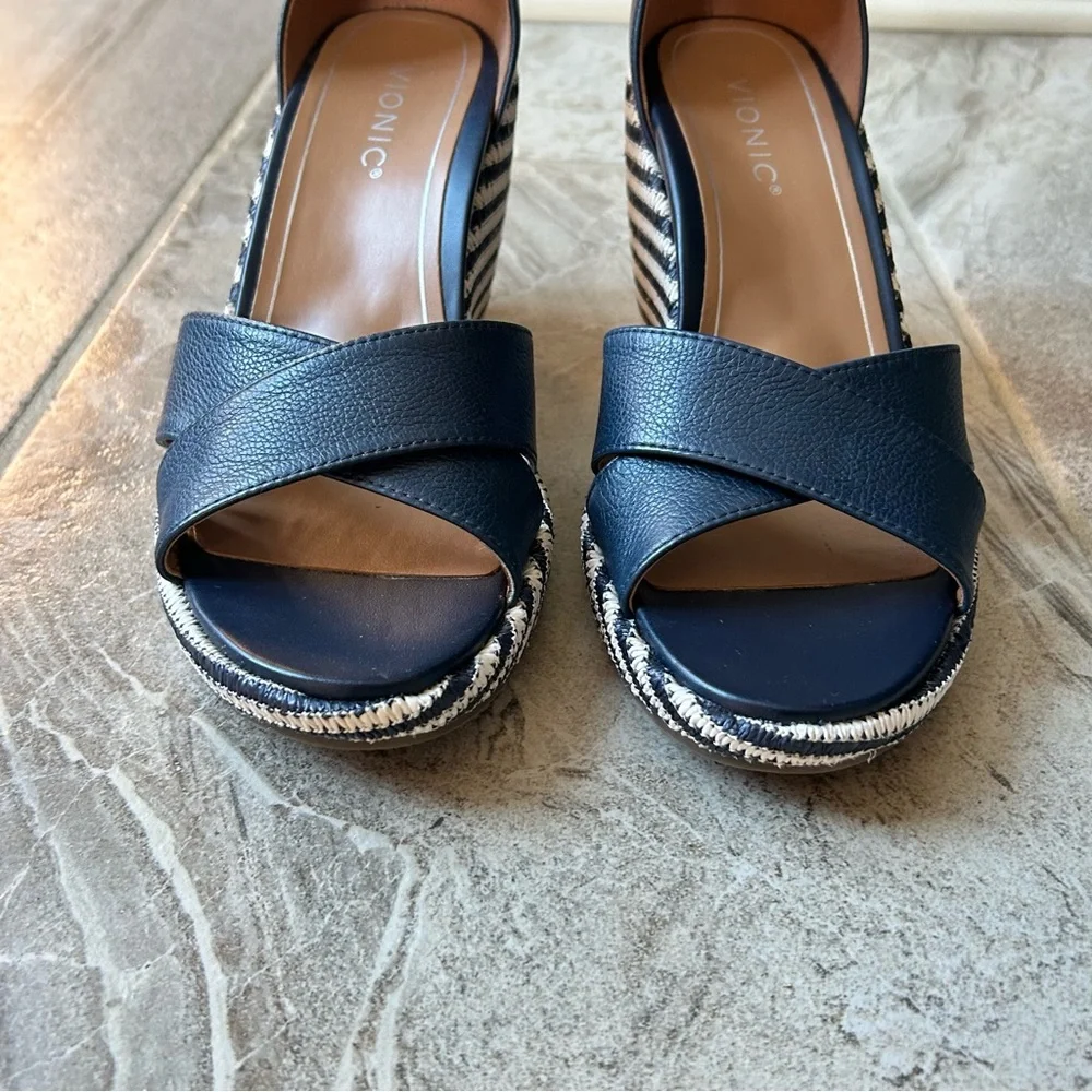 Vionic Marina Navy Stripe Leather Wedge Sandals, Size 9.5 EUC